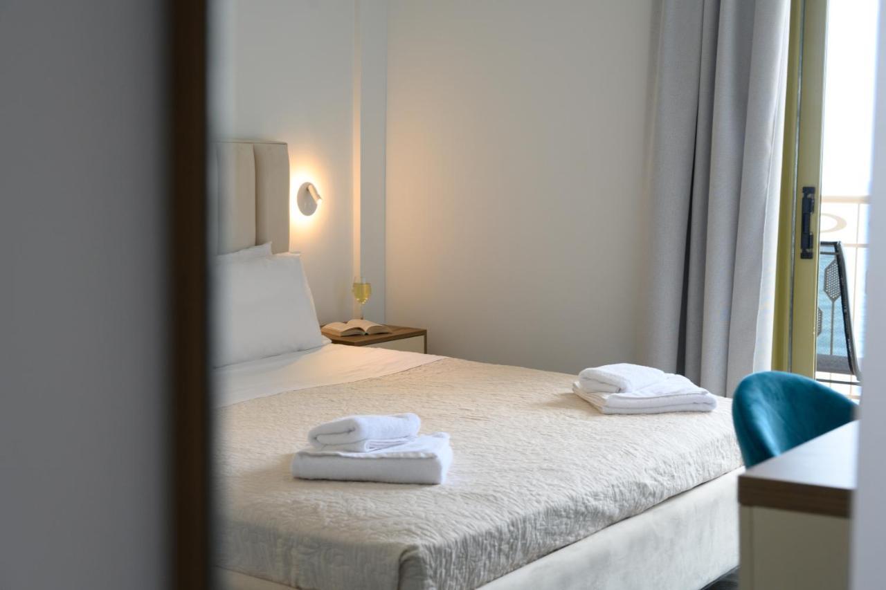 Ninos Grand Beach Resort Kastrosikia Eksteriør billede