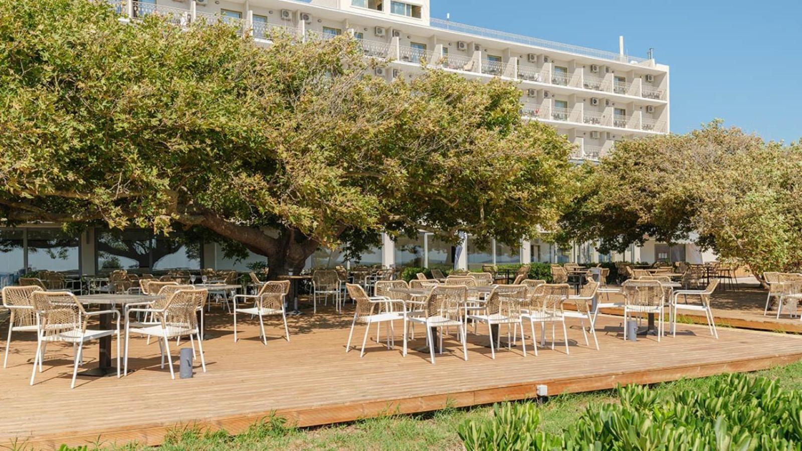 Ninos Grand Beach Resort Kastrosikia Eksteriør billede