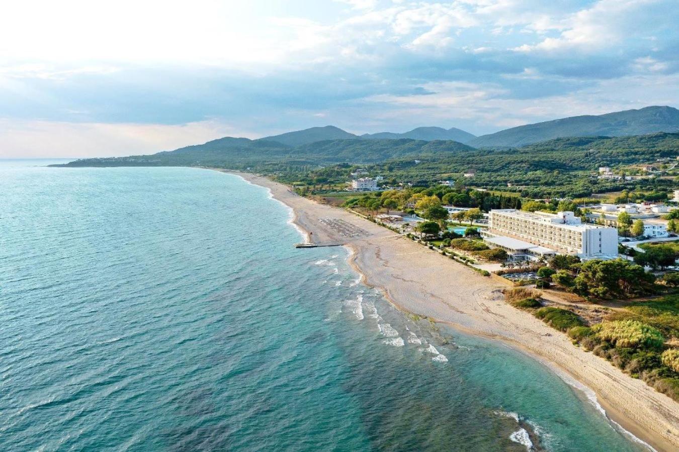 Ninos Grand Beach Resort Kastrosikia Eksteriør billede