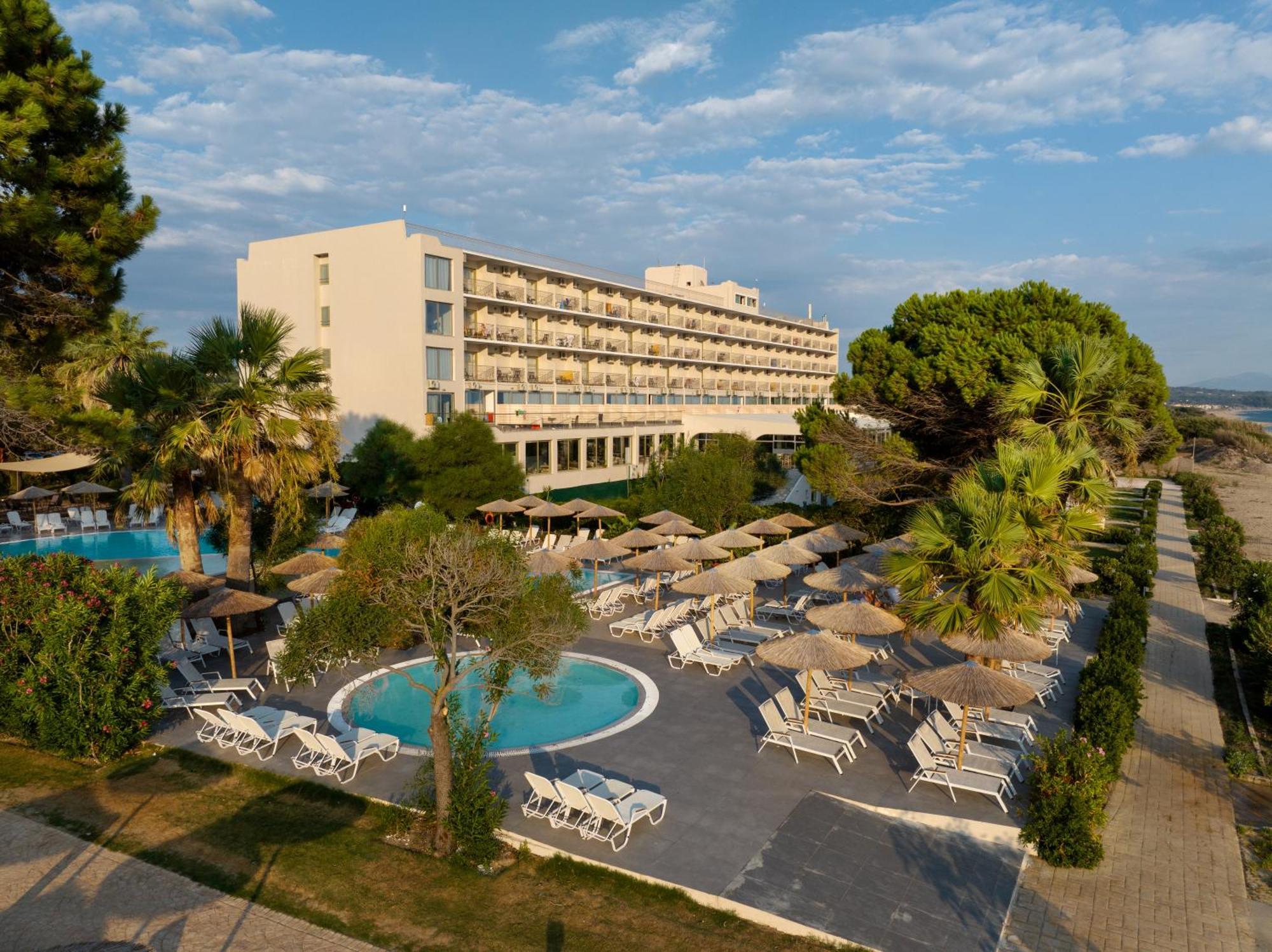Ninos Grand Beach Resort Kastrosikia Eksteriør billede