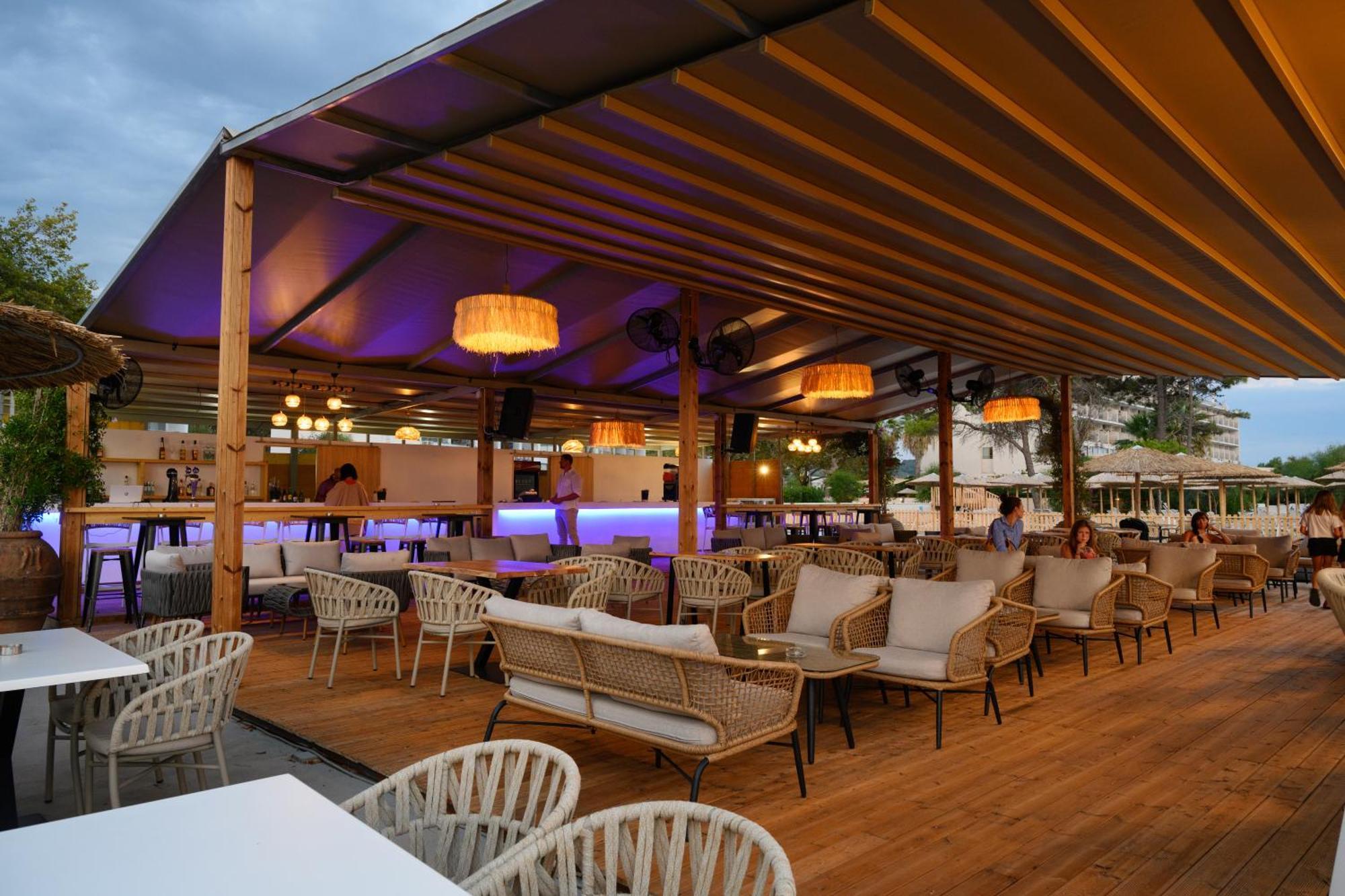Ninos Grand Beach Resort Kastrosikia Eksteriør billede